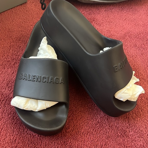 COPY - Balenciaga chunky slides in black - Picture 4 of 8